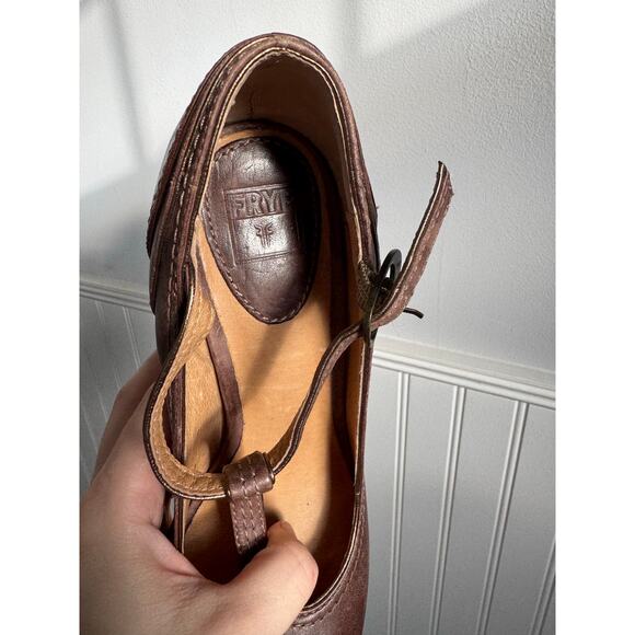 FRYE Brown Leather High Block Heel Betty T-Strap Pumps Vintage Style Size 8.5 - Picture 6 of 8
